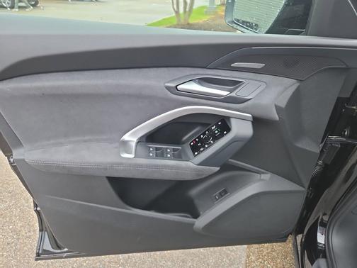 Mythos Black Metallic 2026 Audi SQ5 3.0T Premium Plus