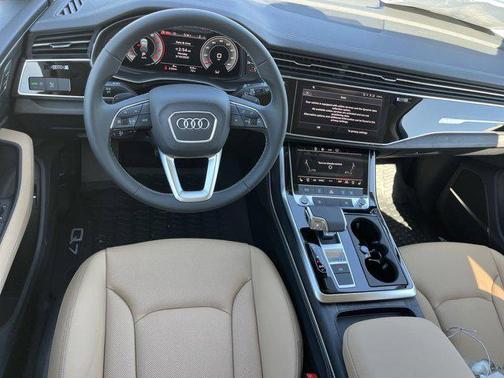 2025 Audi Q7 55 Premium Plus