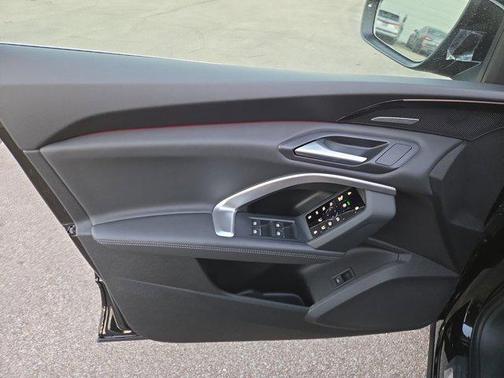 2025 Audi Q5 Prestige TFSI quattro S tronic