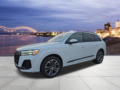 GLACIER WHITE MET 2026 Audi Q7 45 Premium