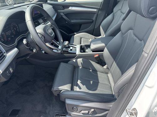 2024 Audi Q5 45 S line Premium