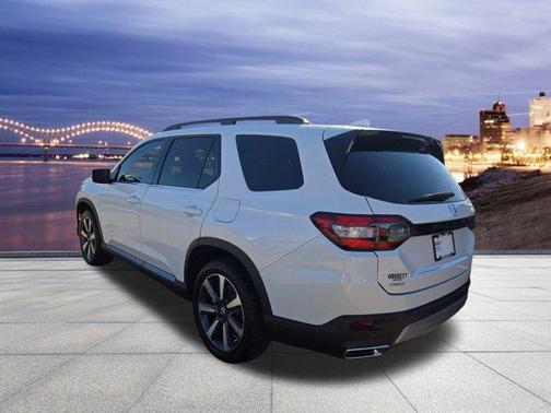2024 Honda Pilot Touring 8-Passenger