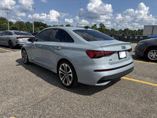 Arrow Gray Pearl Effect 2025 Audi A3 Premium