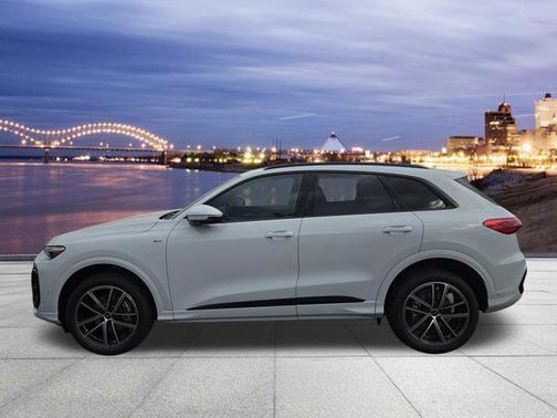 GLACIER WHITE MET 2026 Audi Q5 Premium Plus TFSI quattro S tronic