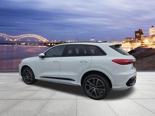 GLACIER WHITE MET 2026 Audi Q5 Premium Plus TFSI quattro S tronic