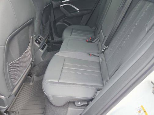 GLACIER WHITE MET 2026 Audi Q5 Premium Plus TFSI quattro S tronic