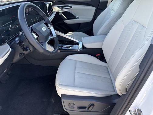 2025 Audi Q5 Premium TFSI quattro S tronic