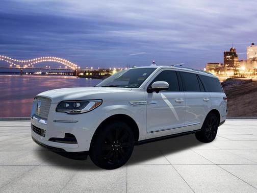 Pristine White Metallic Tri-Coat 2024 Lincoln Navigator Reserve