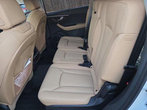 2026 Audi Q7 55 Premium Plus