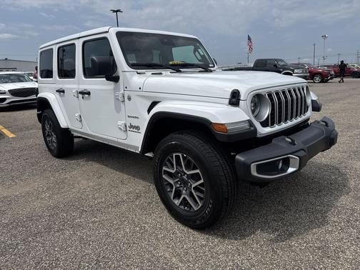 Bright White Clearcoat 2024 Jeep Wrangler 4-Door Sahara 4x4