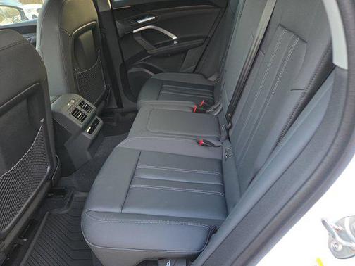 2025 Audi Q5 Premium TFSI quattro S tronic