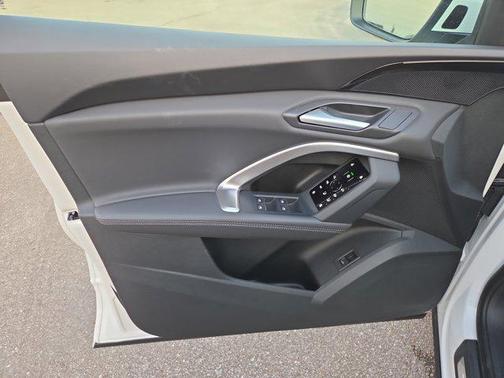 2025 Audi Q5 Premium TFSI quattro S tronic