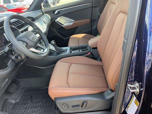 2025 Audi Q3 Premium 45 TFSI S line quattro Tiptronic