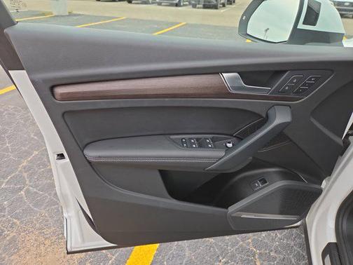 2023 Audi Q5 45 S line Premium Plus