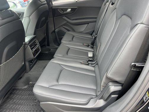 2025 Audi Q7 55 Prestige