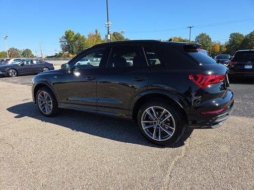 2025 Audi Q3 Premium 45 TFSI S line quattro Tiptronic