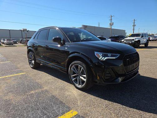 2025 Audi Q3 Premium 45 TFSI S line quattro Tiptronic