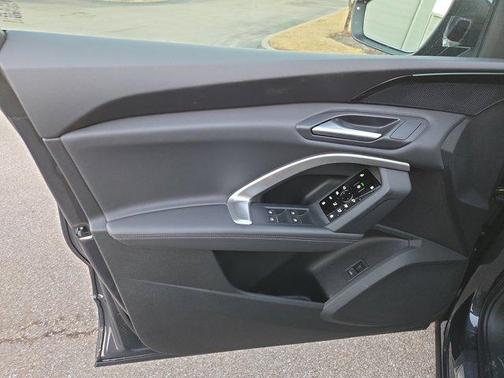 2025 Audi Q5 Premium TFSI quattro S tronic