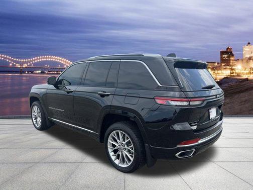 2022 Jeep Grand Cherokee Summit