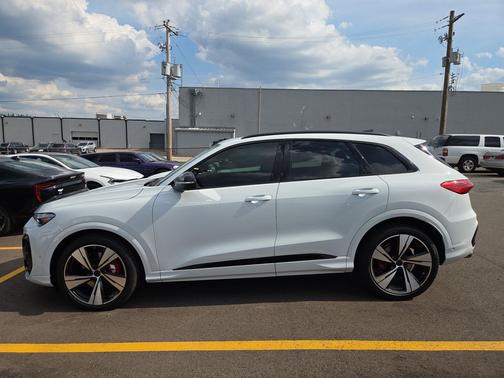 Glacier White Metallic 2026 Audi SQ5 3.0T Premium Plus