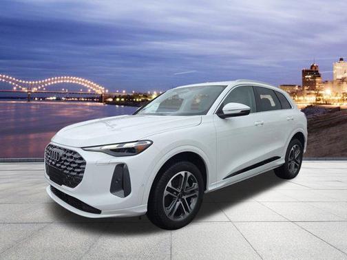 2025 Audi Q5 Premium