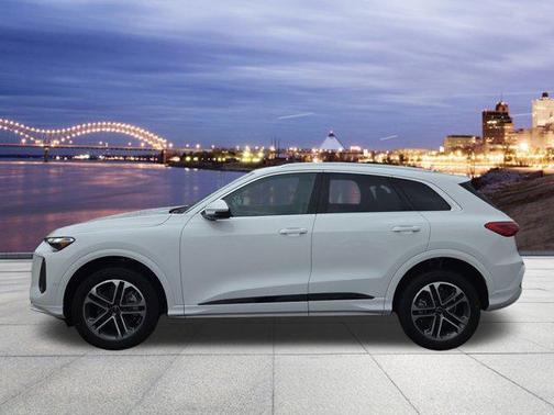 2025 Audi Q5 Premium