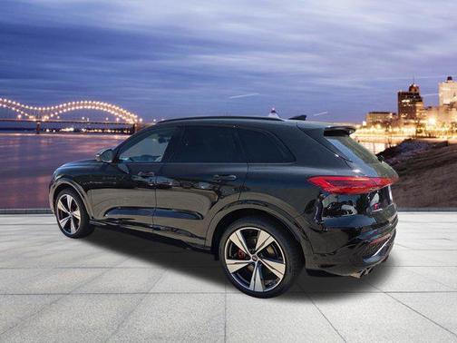 Mythos Black Metallic 2026 Audi SQ5 3.0T Premium Plus
