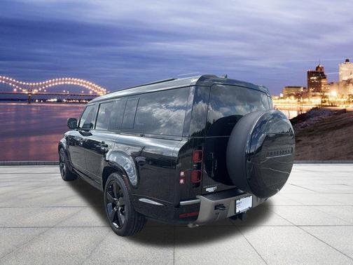 2025 Land Rover Defender 130 P400 X-Dynamic SE