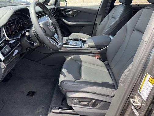 2025 Audi Q7 45 Premium Plus