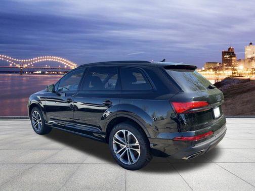 2025 Audi Q7 45 Premium Plus