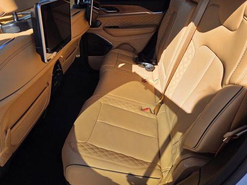 2024 Jeep Grand Cherokee Summit