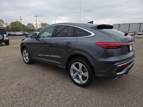 Daytona Gray Pearl Effect 2025 Audi Q5 Premium Plus TFSI quattro S tronic