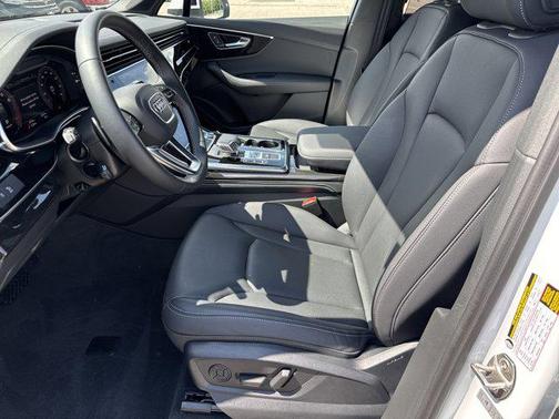 2025 Audi Q7 55 Premium Plus