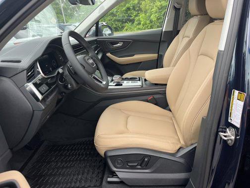 2025 Audi Q7 45 Premium Plus