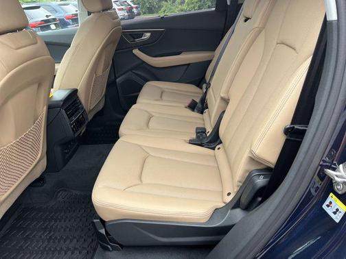 2025 Audi Q7 45 Premium Plus