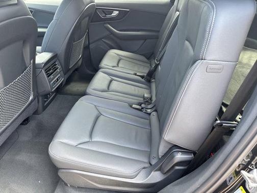 2025 Audi Q7 55 Premium