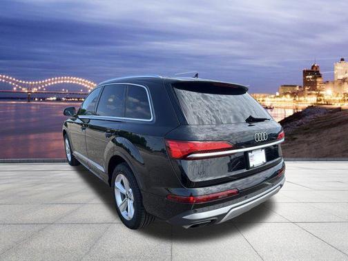 2025 Audi Q7 55 Premium