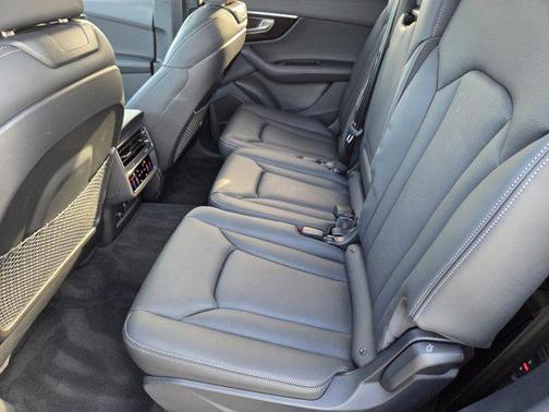 2025 Audi Q7 55 Prestige