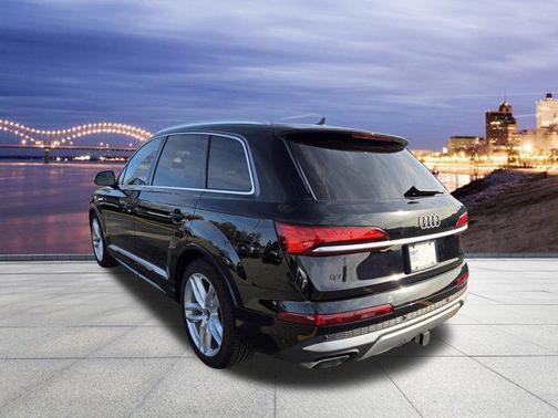 2025 Audi Q7 55 Prestige