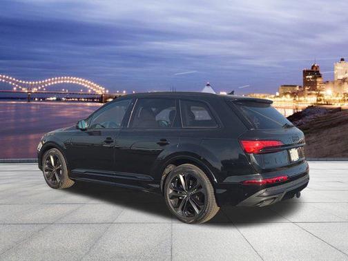 Mythos Black Metallic 2026 Audi Q7 55 Premium Plus