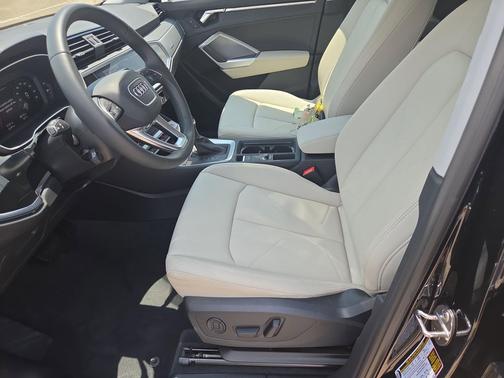 Mythos Black Metallic 2025 Audi Q3 Premium 45 TFSI S line quattro Tiptronic