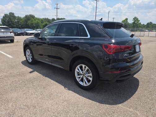 Mythos Black Metallic 2025 Audi Q3 Premium 45 TFSI S line quattro Tiptronic