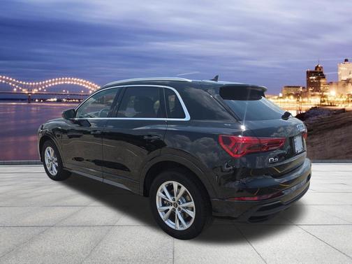 Mythos Black Metallic 2025 Audi Q3 Premium 45 TFSI S line quattro Tiptronic