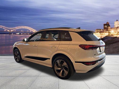 2025 Audi Q6 e-tron Premium Plus quattro