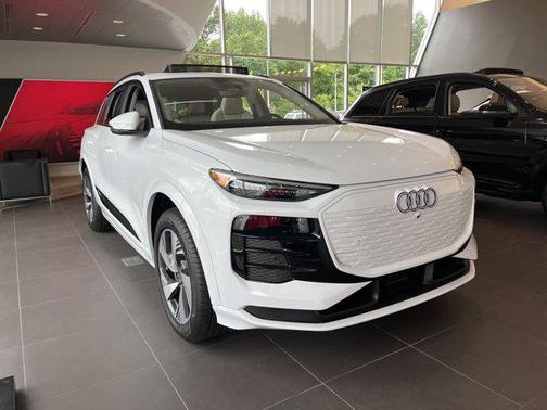 2025 Audi Q6 e-tron Premium Plus quattro