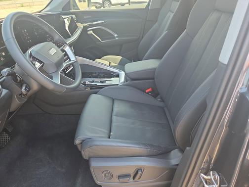 Tambora Gray Metallic 2025 Audi Q5 Premium Plus TFSI quattro S tronic