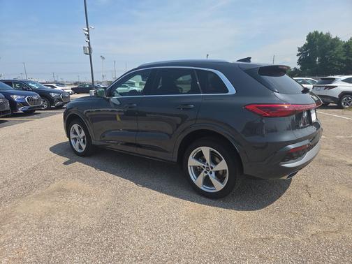 Tambora Gray Metallic 2025 Audi Q5 Premium Plus TFSI quattro S tronic