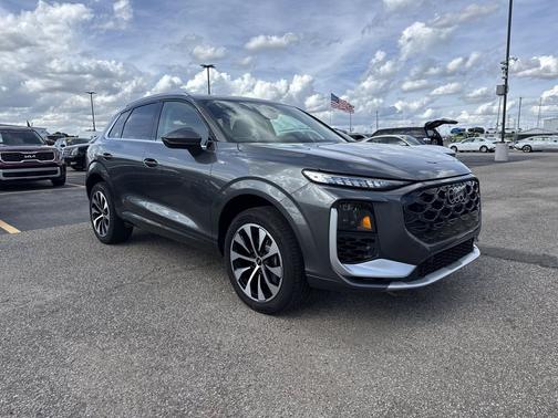 Daytona Gray Pearl Effect 2026 Audi Q3 TFSI quattro S tronic