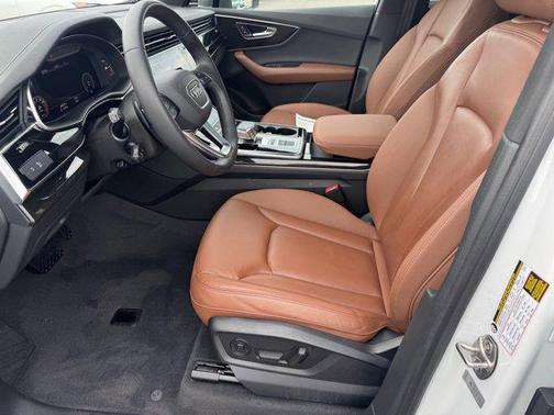 2023 Audi Q7 45 Premium