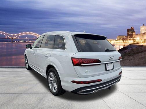 2023 Audi Q7 45 Premium